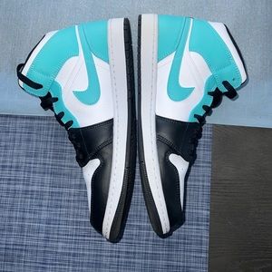 Air Jordan 1 Mid 'Tropical Twist -2021